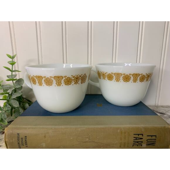Vintage set of 2 Pyrex Butterfly Gold Milk Glass Mugs Teacups Retro GrandmaCore - Picture 3 of 9